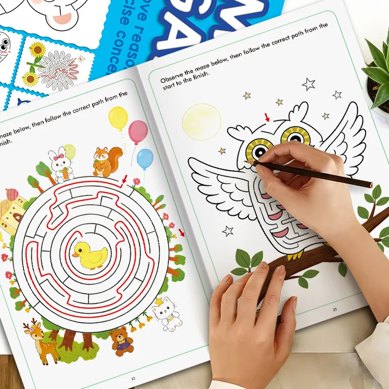32 Pages of Colorful Maze Patterns Children's Fun Maze Drawing Book Activity Book, Improving Pen Control Logical Thinking