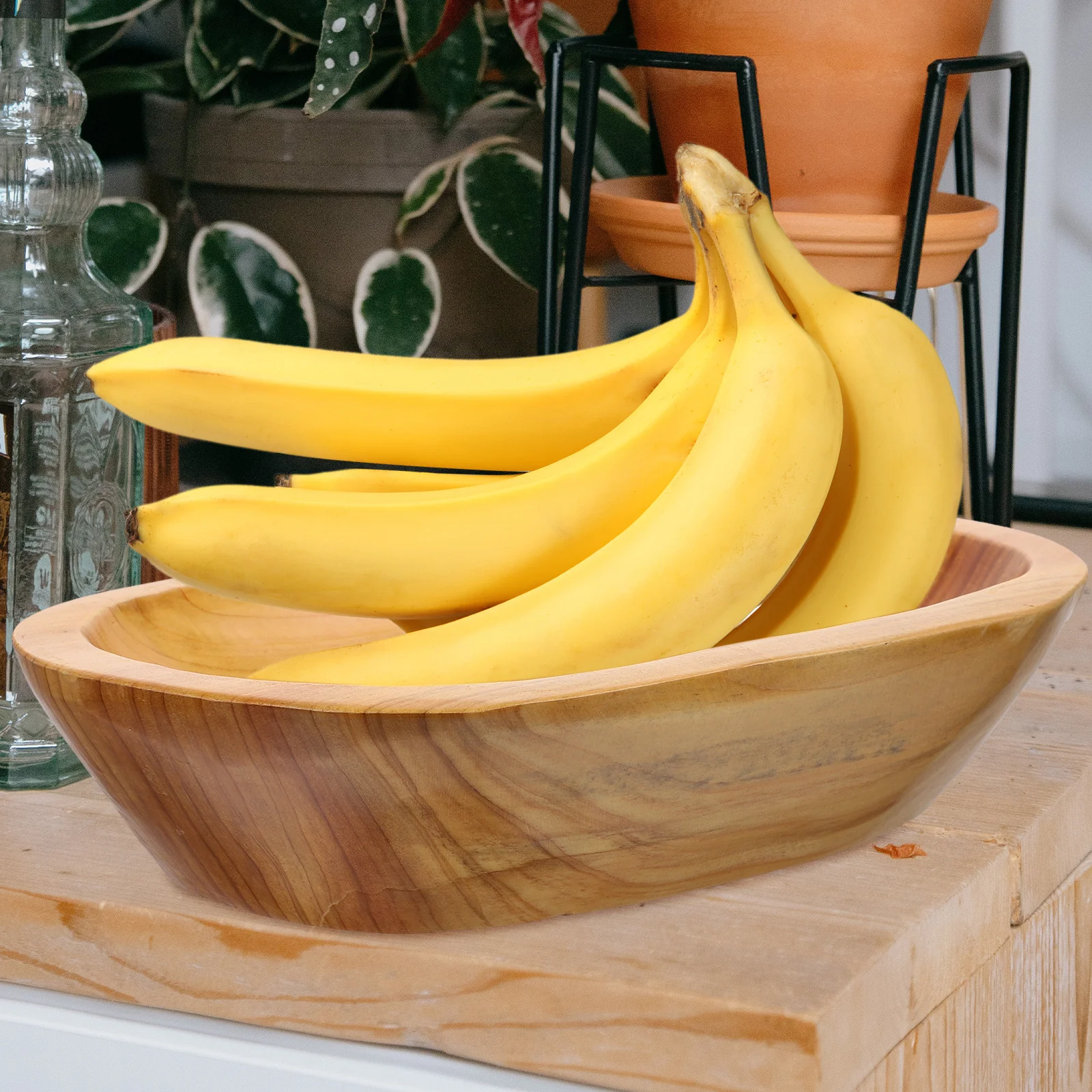 

Wood Fruit Serving Tray Large Capacity Mango Shape Anti-Skid Rustic Wood Bowl Snack Dessert Serving Tray Decorative Fruit Plate