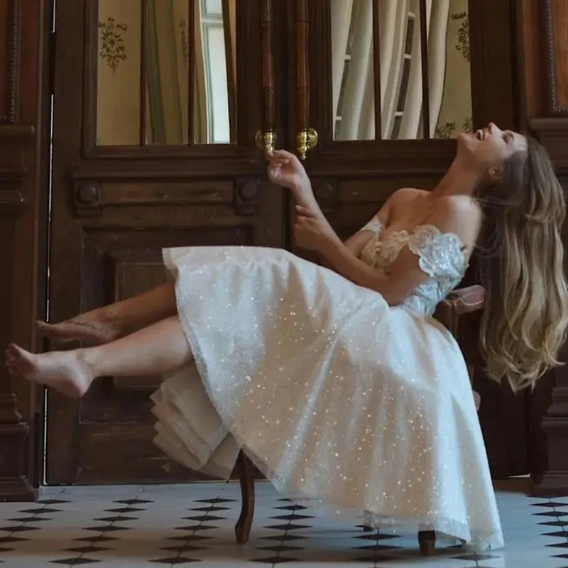 Robe de mariée courte à paillettes, épaules dénudées, corsage en dentelle, en Tulle scintillant, robe d'invitées de mariage personnalisable