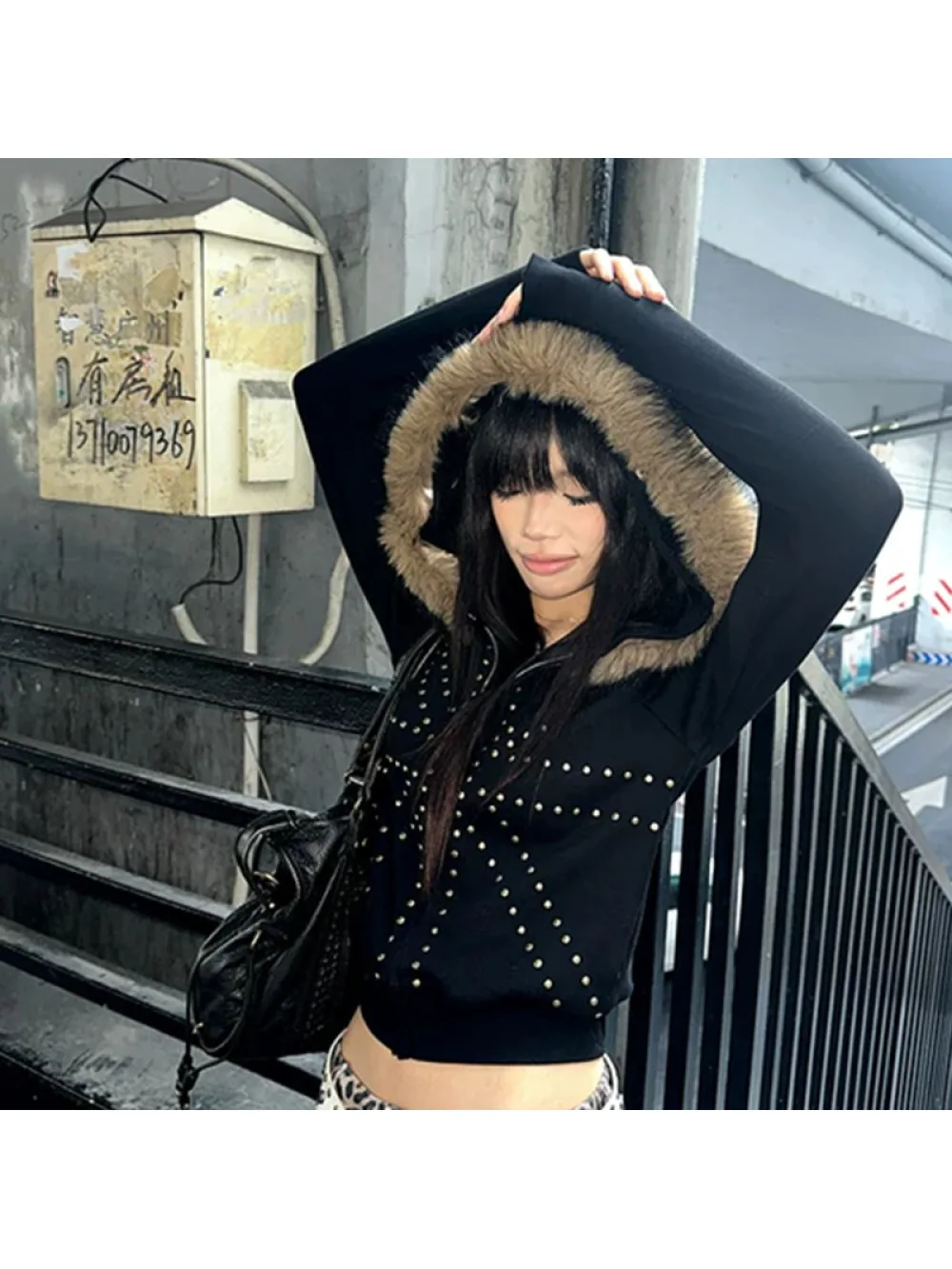 

Женская толстовка с капюшоном и меховым воротником в готическом стиле, осень-зима 2026, свободная куртка на молнии, универсальная для повседневной носки