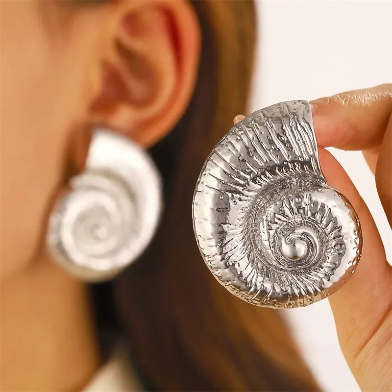 Snail Shell Shape Earrings Special Design Glossy Metallic Irregular Earrings for Women European And American Style Jewelry 2024