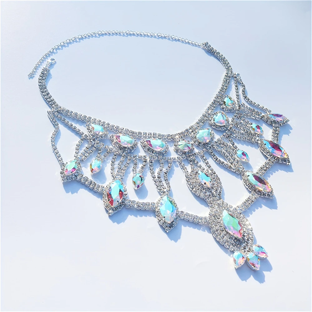 Elegant and Shiny AB Color Crystal Necklace Jewelry for Women's Exquisite Wedding Party Crystal Collar Chain Dinner Jewelry