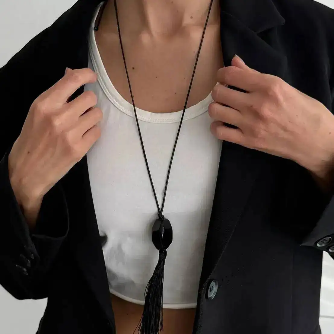 Lacteo Mode Schwarz Harz Geometrie Anhänger Halskette für Frauen Retro Einfache Lange Quaste Seil Kette Hals Zubehör Schmuck Geschenk
