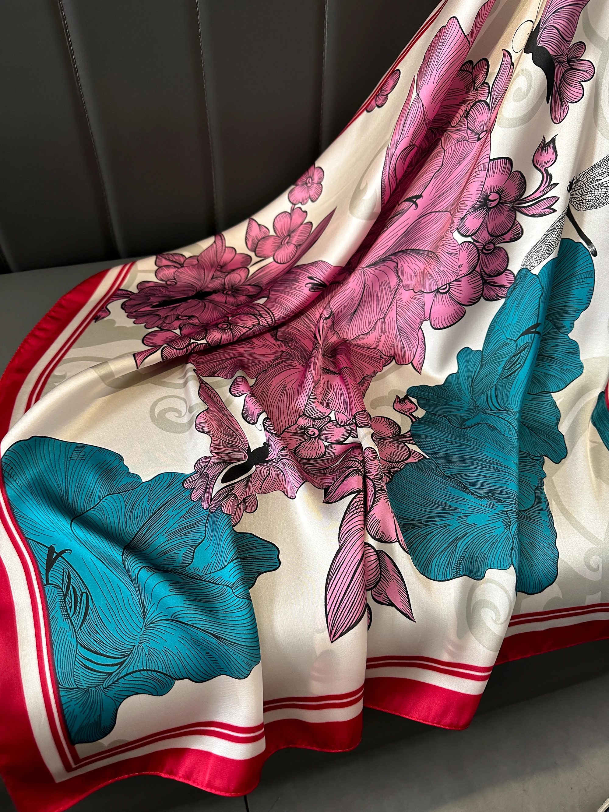 New Luxury Brand Fashion 70*70cm Square Scarves Design Twill Silk Scarf Women Hijab Bandana Shawl Wraps Echarpe Foulard