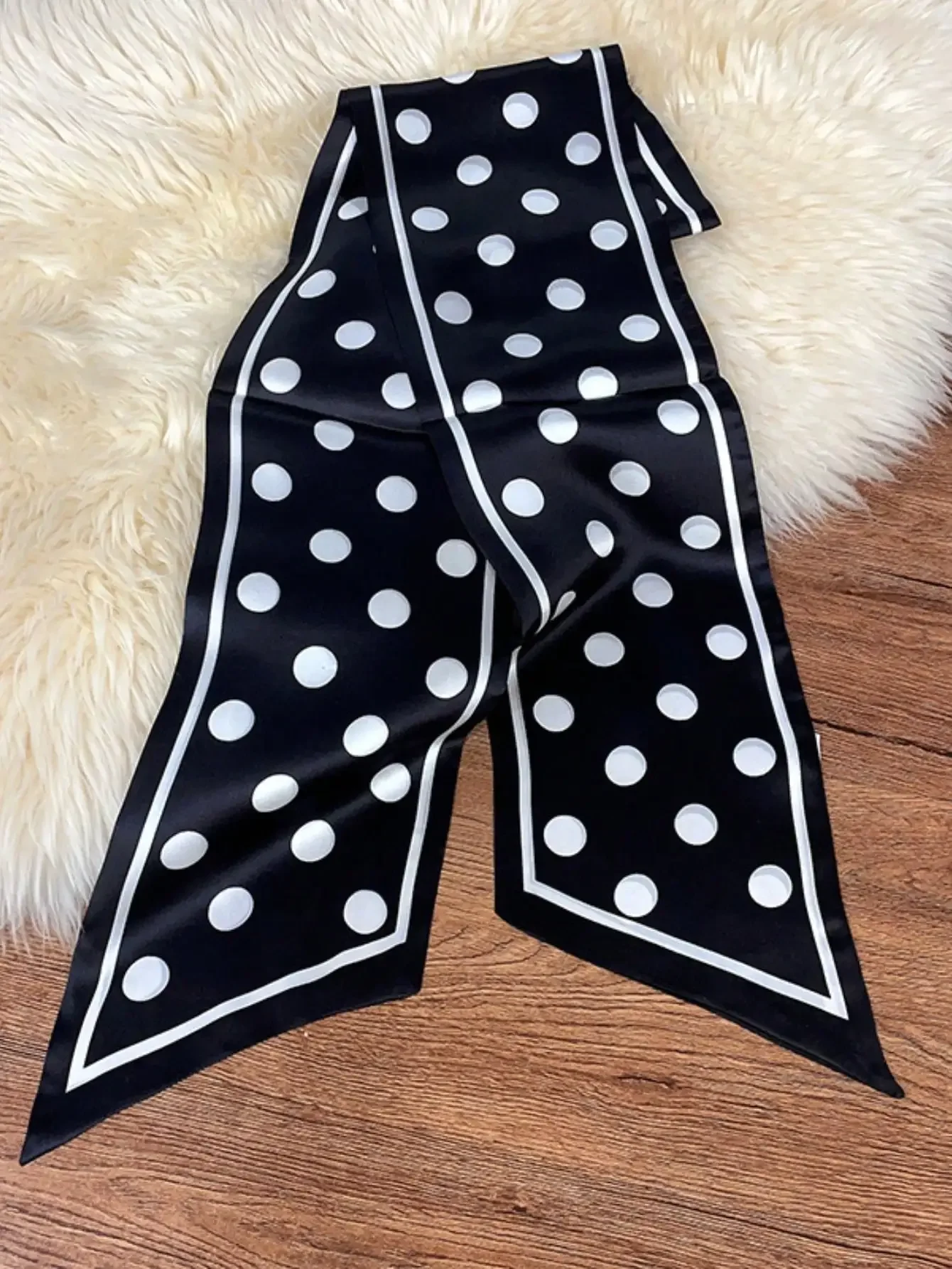 1pc 小さなサテンスカーフ装飾ネックスカーフヘッドバンドヘアネクタイバンドルバンダナ、ヘアバンド、ヘッドバンドあなたの外観をドレスアップするのに最適