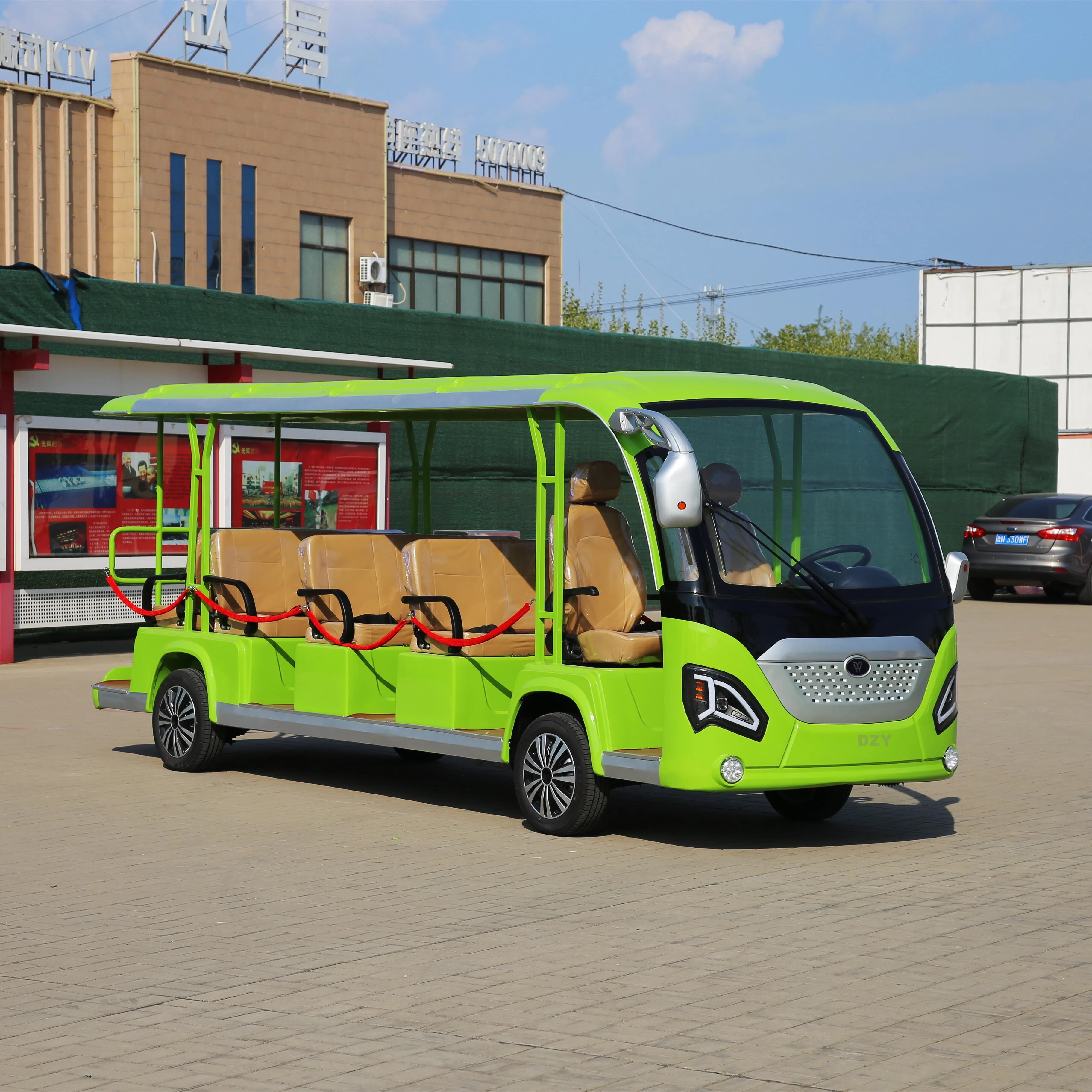 Manufacturers customize popular new electric off-road vehicles, 14 person electric sightseeing buses