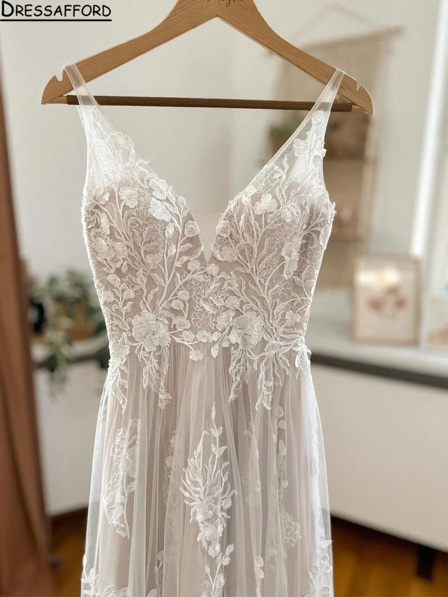 Bohemian Wedding Dresses V-Neck Appliques Lace Spaghetti Strap A-Line Beach Princes Wedding Bridal Gown 2024 Plus Size