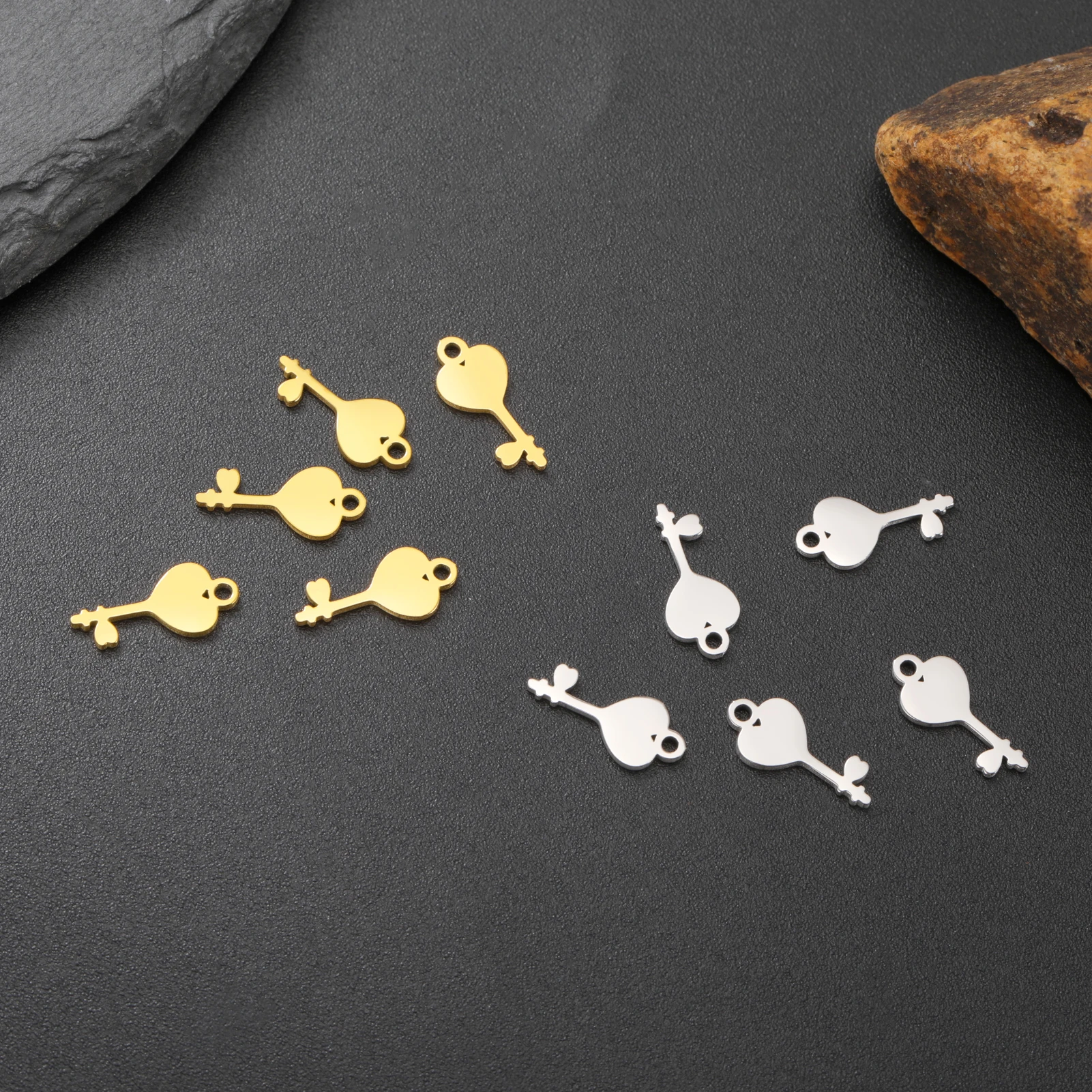EUEAVAN 5pcs Stainless Steel Moon Tiny Charms for Jewelry Making Necklace Bracelets Earrings DIY Pendant Accessories Wholesale