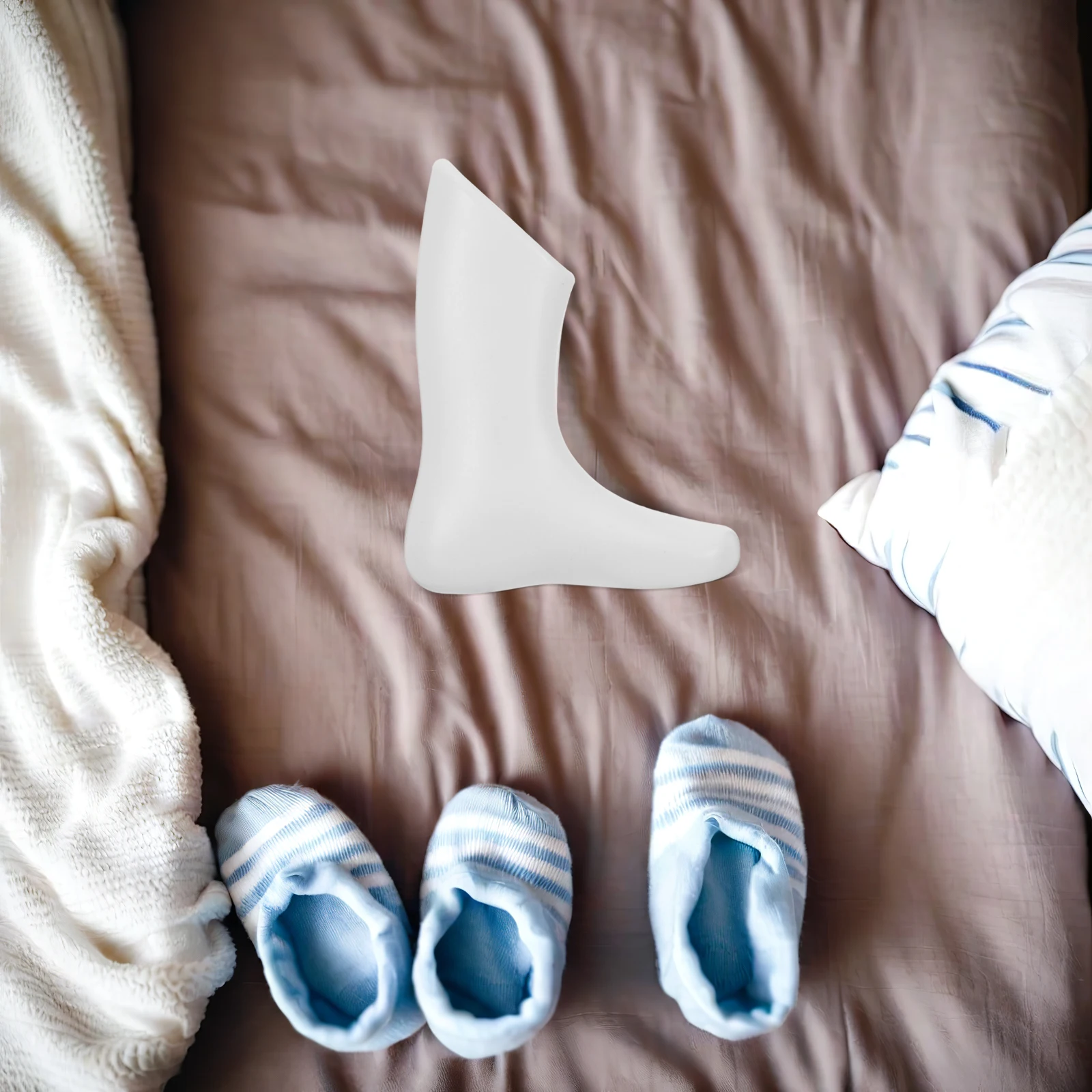 

4 Pcs Baby Shoes and Socks Display Stand Rack Feet Model Foot Mannequin Fake Pp Molds Dress for Child