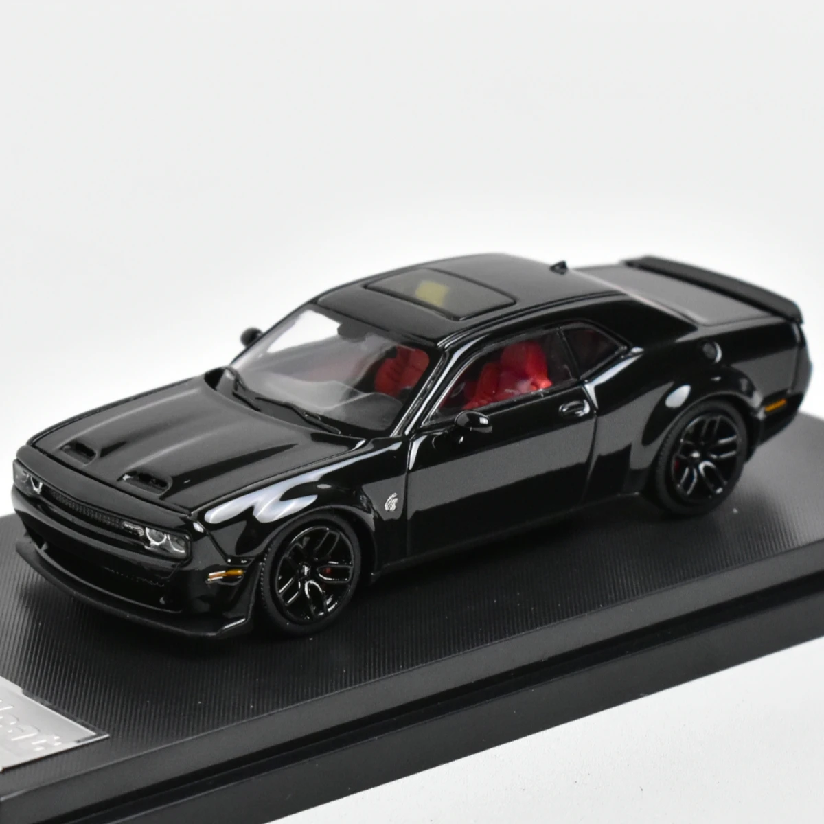 SH 1:64 SRT Hellcat Diecast Model Car