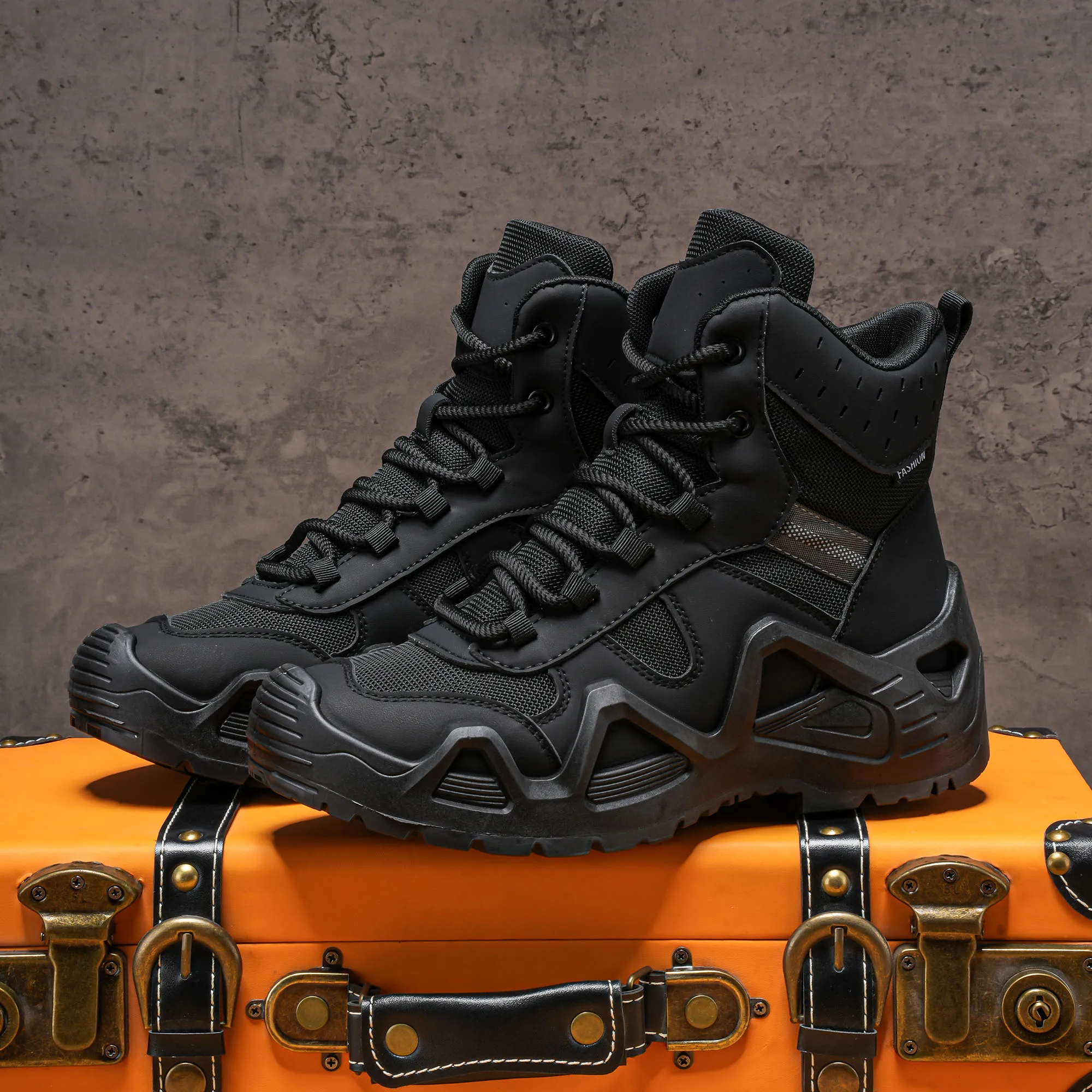 Men's high top boots, hiking boots, anti slip and wear-resistant retro casual fashion men's shoes, outdoor sports shoes - view 3
