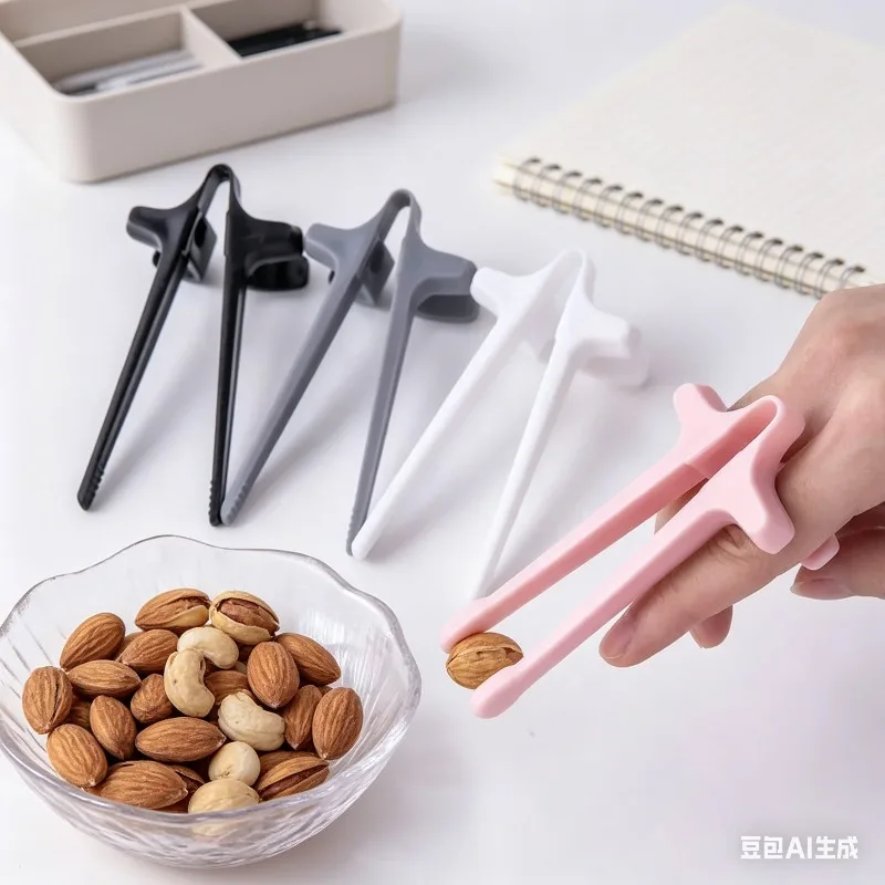 1pcs Finger Chopsticks Lazy Snack Clip for Gamers Hand-Free Eating Tool Avoid Dirty Hands Creative Snack Tongs Tableware