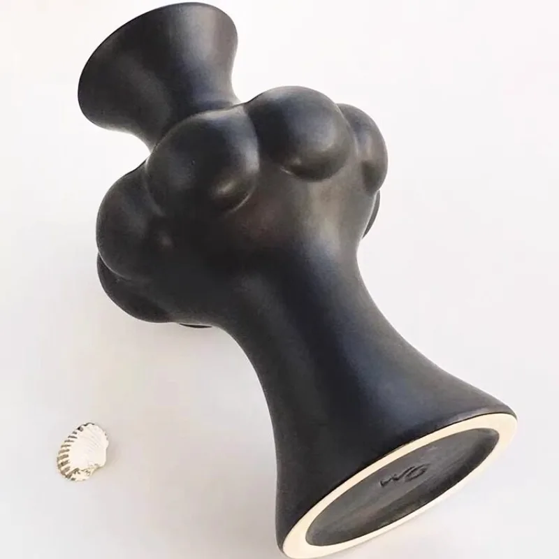Annie Garden foreign trade export, Nordic style black ceramic vase creative special-shaped design decorative ornament