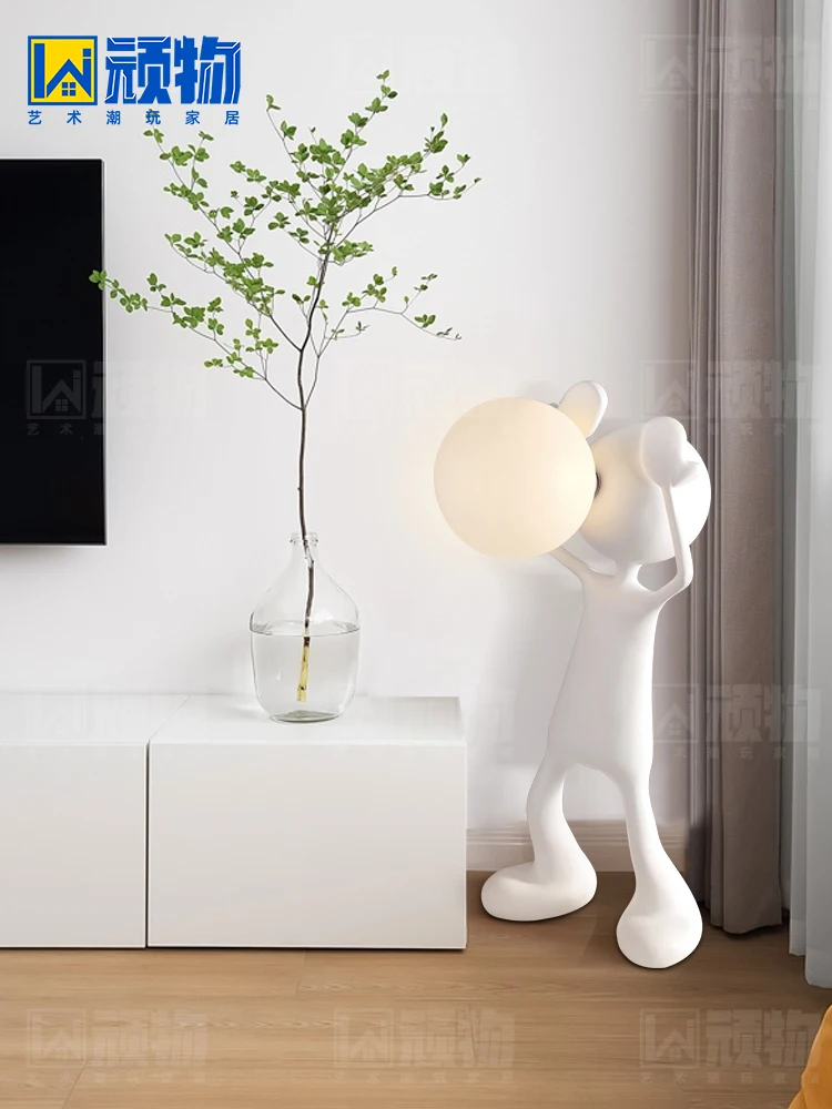 Creative humanoid sculpture, home jewelry, desk lamp, light luxury desktop decoration ornament