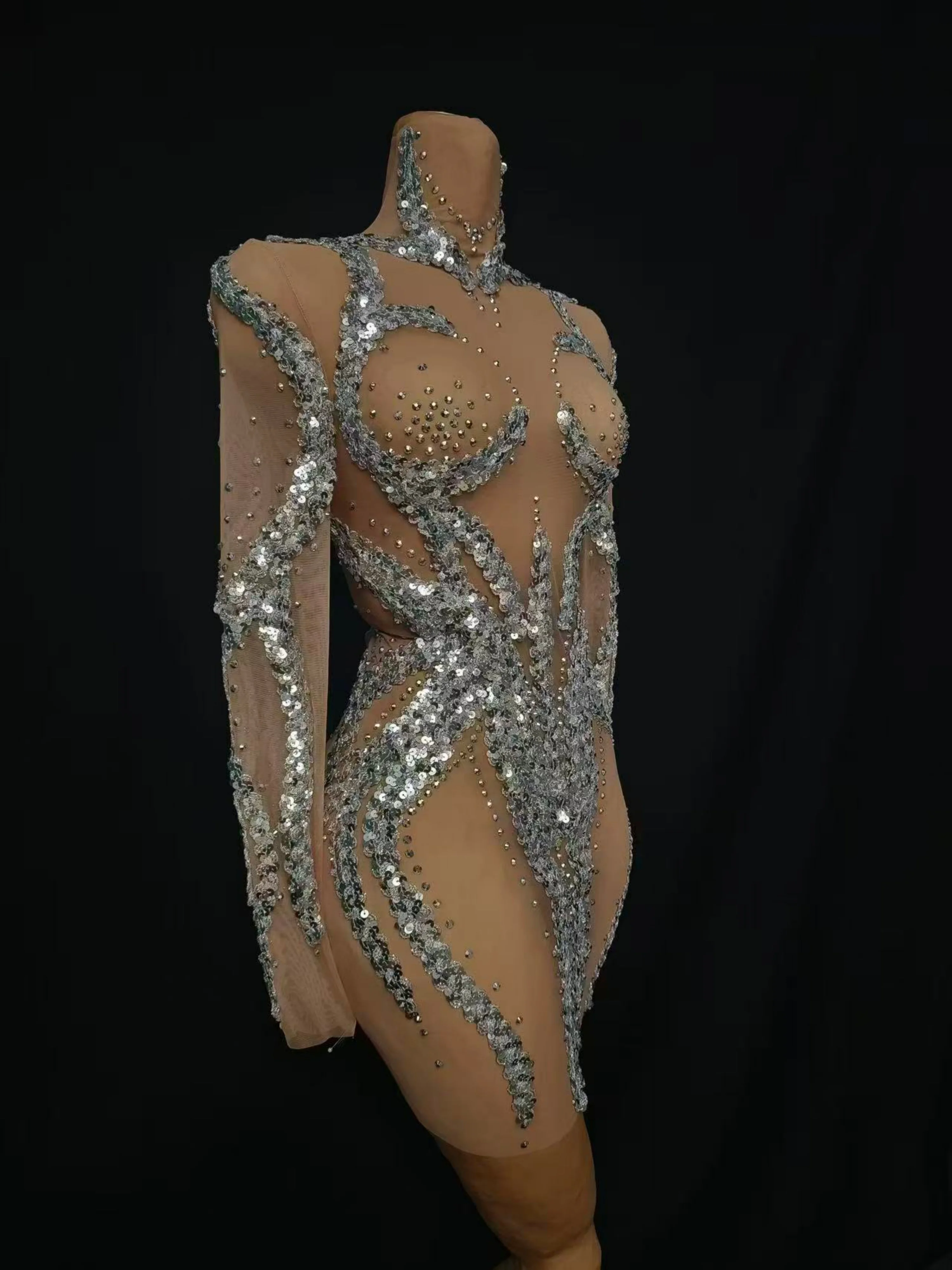 Abito da ballo per ragazza con prospettiva trasparente sexy opulenta Abito da donna con paillettes di lusso in argento Spettacolo teatrale per cocktail party