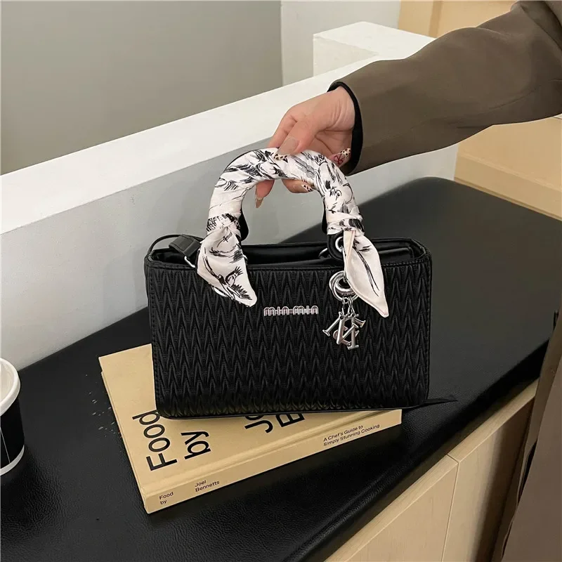 ダイアナ妃風バッグ - 高級PU＆シルクスカーフショルダーバッグ、女性向けハイエンドニッチクロスボディバッグ、エレガント＆ポータブル