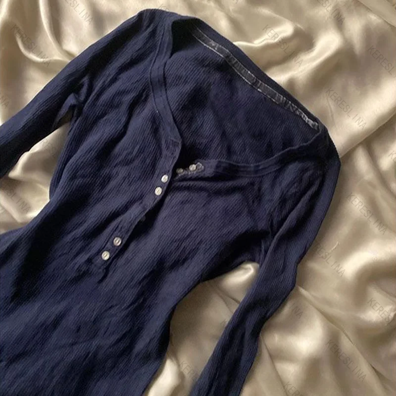 

Retro elegant slim fit comfortable versatile long sleeved top spring/autumn high street slim fit button V-neck long sleeved top