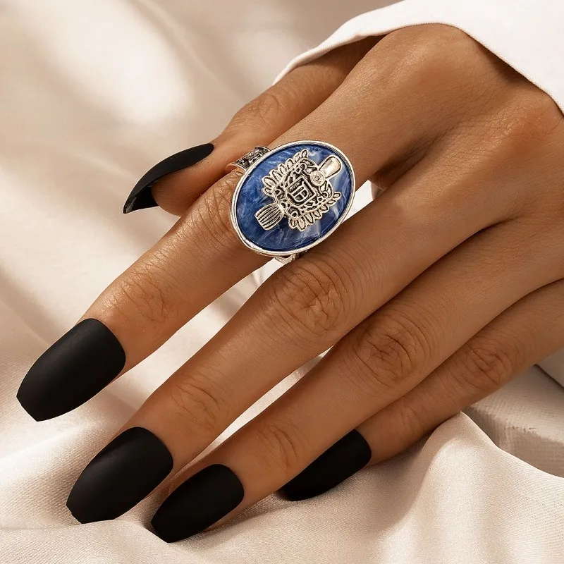 

Gothic Vampire Diary Same Ring Sapphire Blue Engraving Pattern Punk European and American Retro Alloy Rings Men and Women