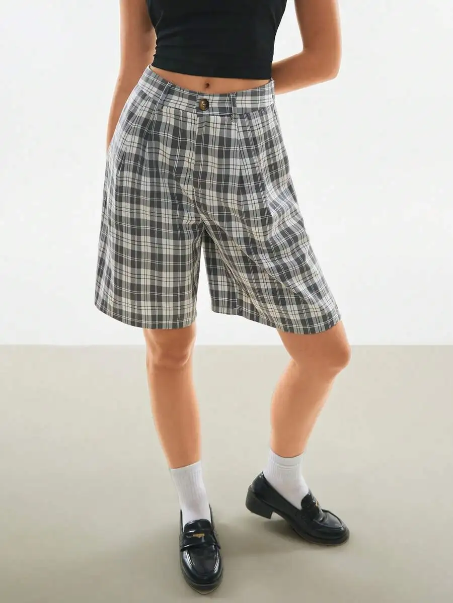 

High-Waisted Oversized Plaid Bermuda Shorts For Women, Loose Fit Casual Summer Outfit With Checkered Pattern