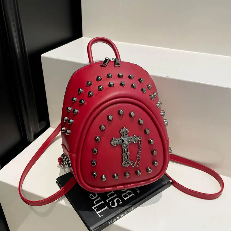 

2025 модные новые супер крутые изысканные рюкзаки из искусственной кожи с заклепками, однотонная молния, стильный дизайн, портативный женский рюкзак в байкерском стиле в стиле панк