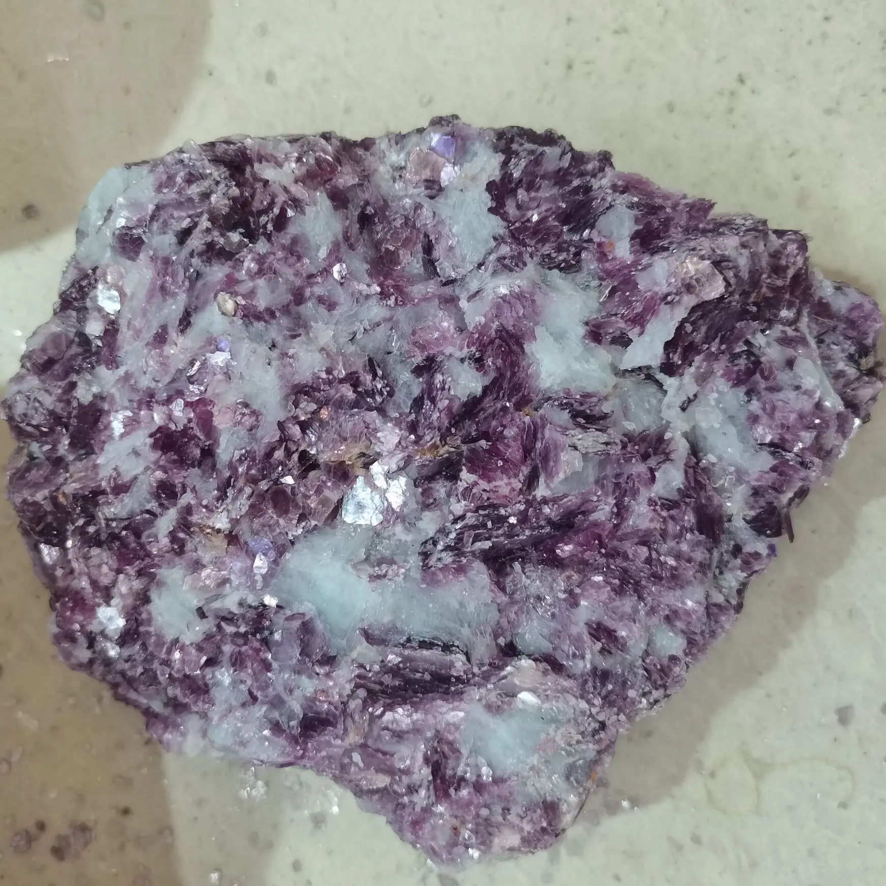 1.5kg  Natural Lepidolite Crystal Slice Rough Ziyun Mother Rock Stones Luminous Specimen Purple Mica For Decorati