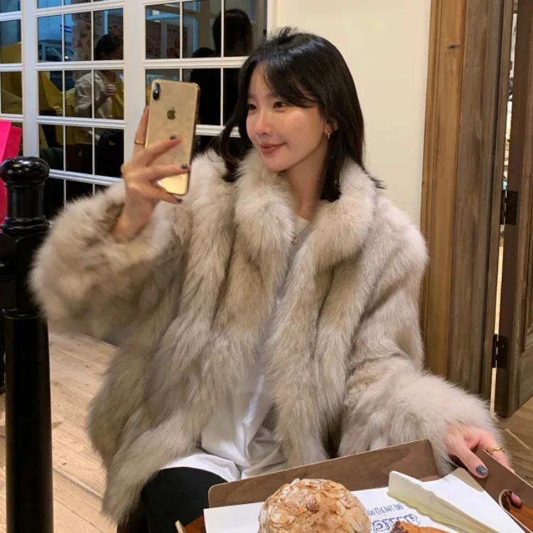 Autumn Winter Korean High End Eco Friendly Faux Fur Women Thickened Warm Fluffy Short Coat Fashion Chic High Street Fox Fur Coat