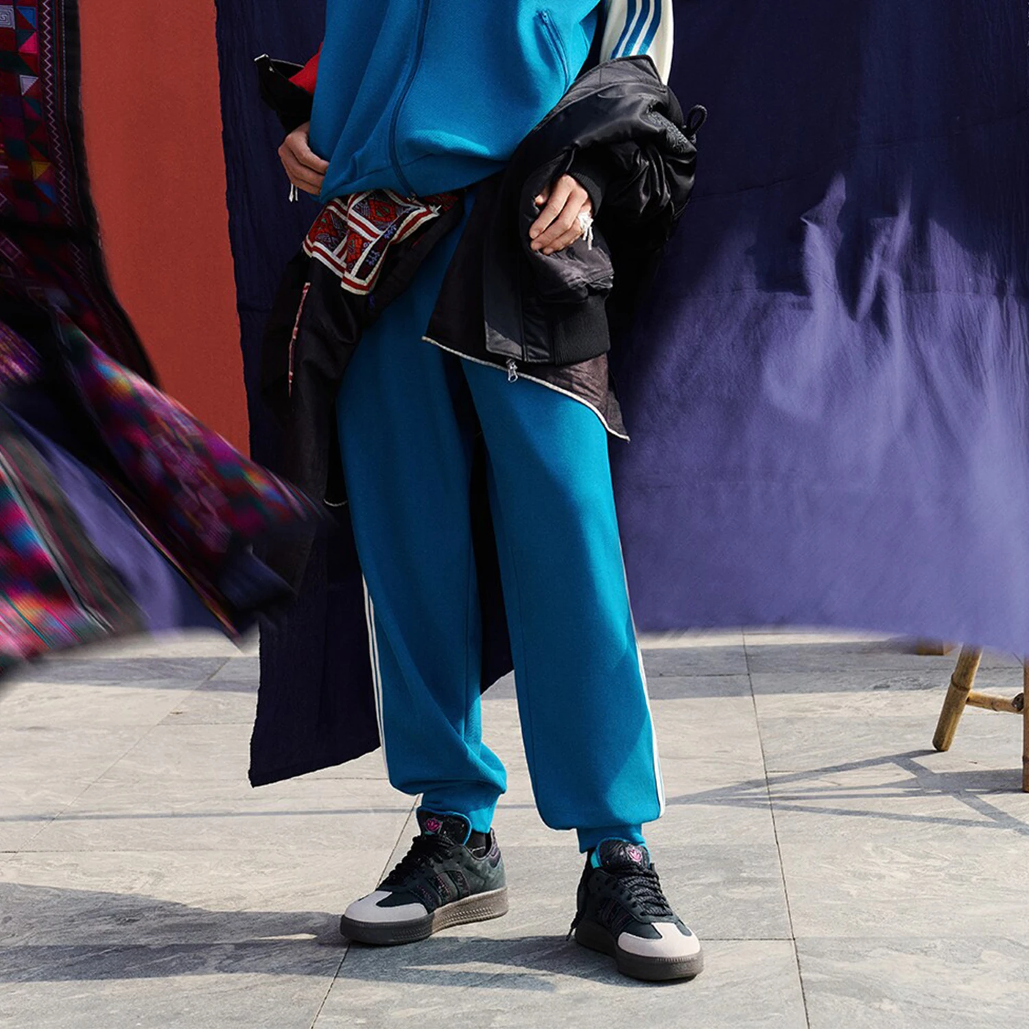 

Оригинальные мужские трикотажные спортивные брюки adidas Lunar New Year с манжетами IX4211