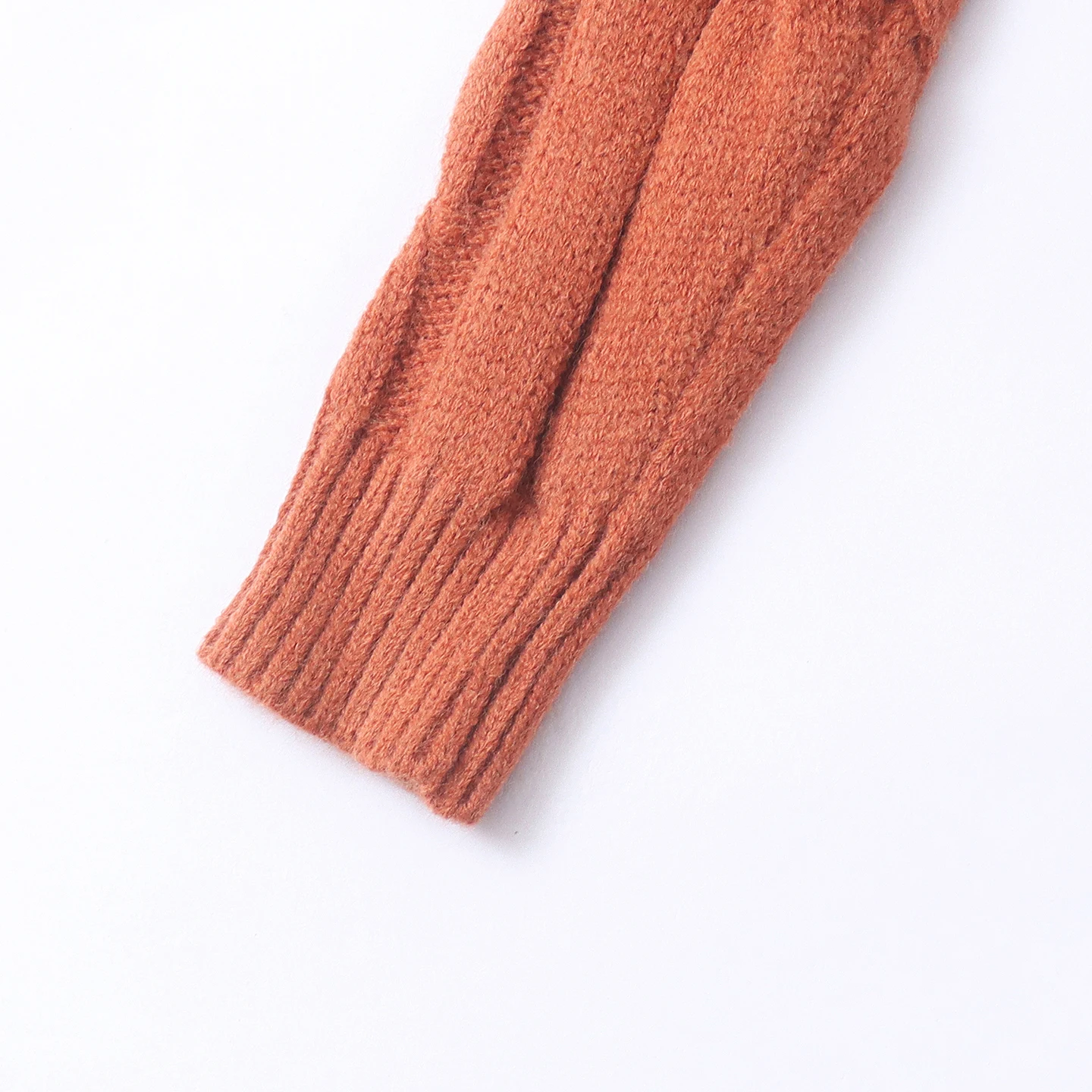 Faionable الطبقات طويلة Sve تريكو شتاء جديد Sle المرأة سليم صالح القلب Ne تويست متماسكة أعلى تخفيف Sle اللون