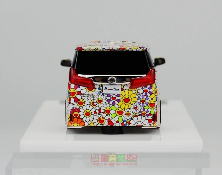1:64 نموذج سيارة Elfa المطلي بالزهور MPV نسخة معدلة واسعة الجسم ، نموذج سيارة من الراتنج ، هدية المهرجان ، زخرفة المجموعة