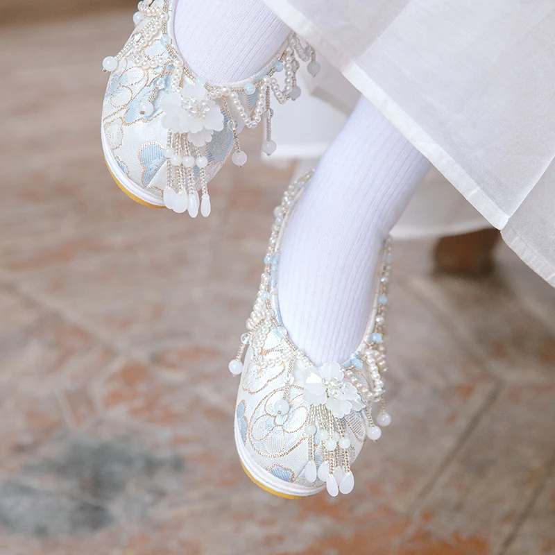 Chinese Vintage Style Hanfu Girls Sweet Shoes Cosplay Traditional Embroidery Clouds Pearls Flower Tassels Flat Bottom Shoes