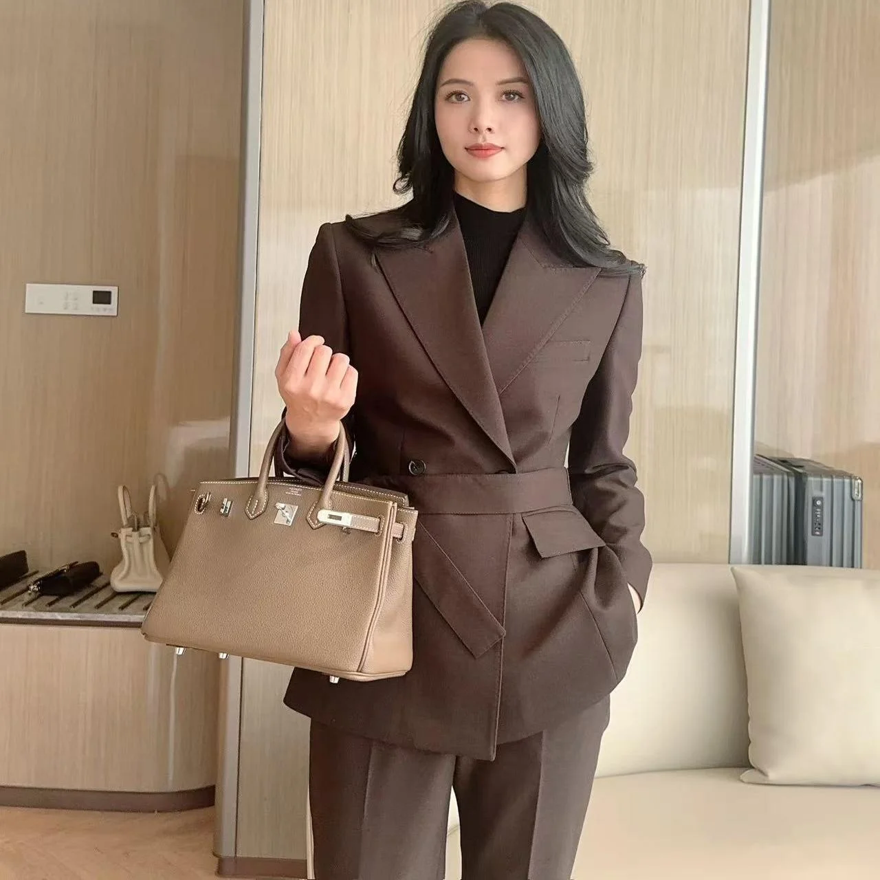 

Кофейный костюм с двойными пуговицами и зауженной талией, прямые брюки для офиса и повседневной носки, женская модная одежда на зиму