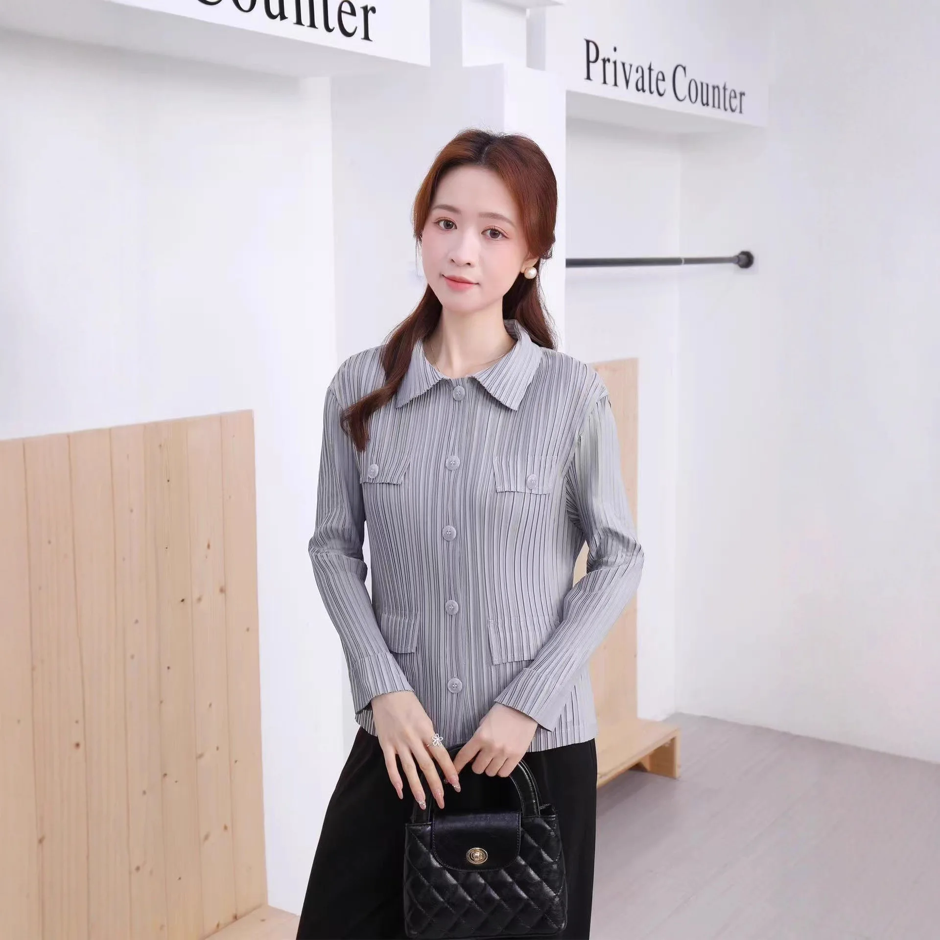 

Miyake Fold 2025 Spring/Autumn Shirt Women's Simple and Versatile Casual Pleats Fashion Fold Clothes Solid Color Commuter Shirt