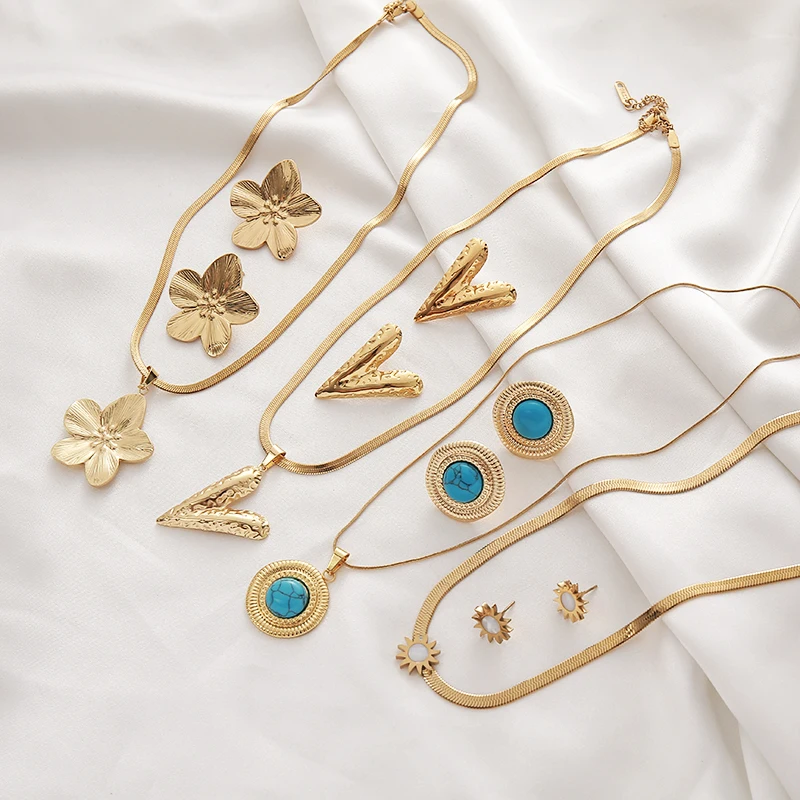 

Lucky Flowers Sun Mini Turquoise Necklace Earrings Jewelry Set for Lady Fashion Stainless Steel Pendant Romantic Neck Chain Gift