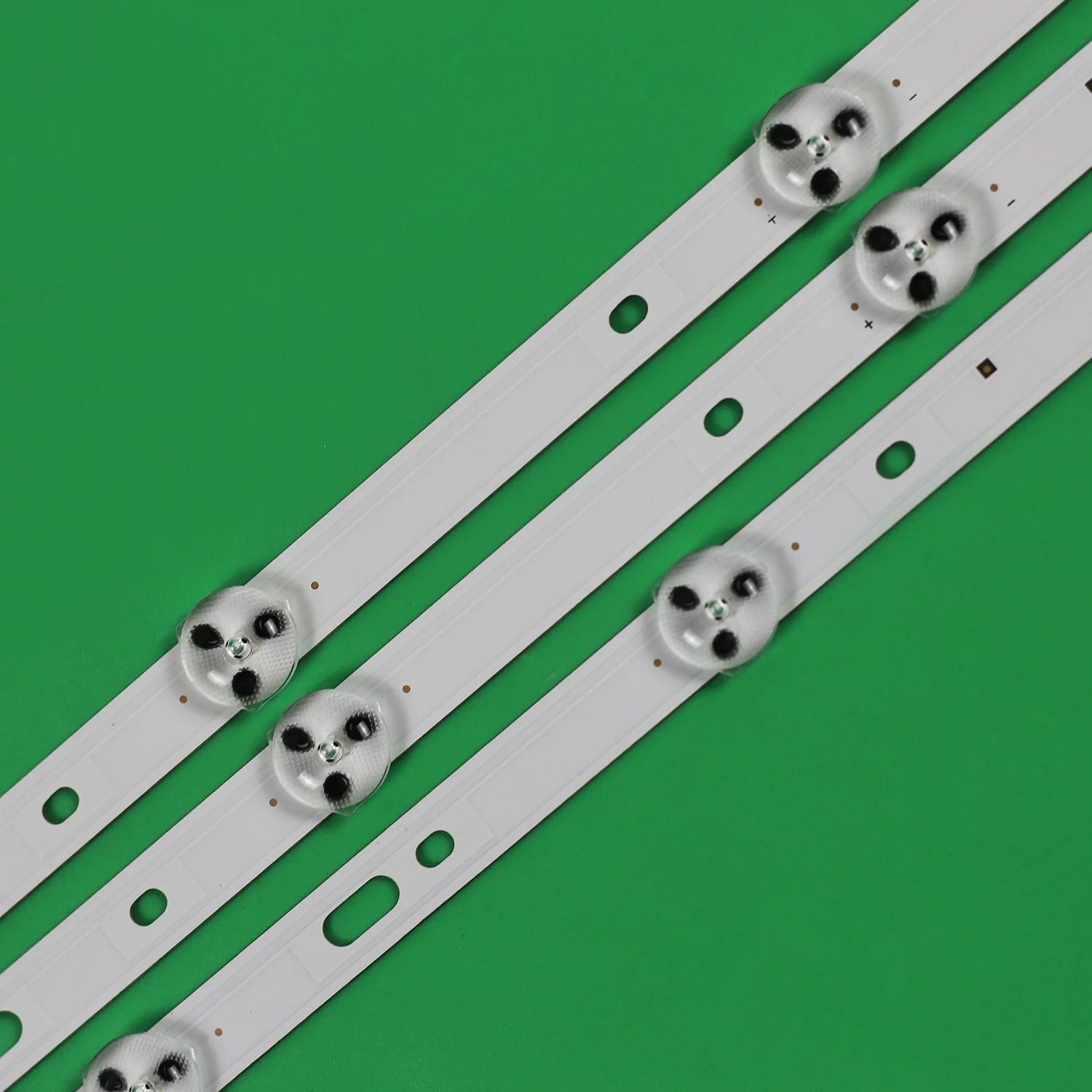 Samsung VESTEL-SVS320AA6_6/7LED, 120525, BN96-01059A, 01060A, SVS320AD6, SVS320AD7, LTA320AP33, GRUNDIG, ZCL606-MH, 3pcs por conjunto