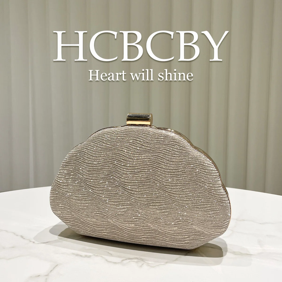 Gold shiny shell-shaped water ripple clutch bag, women's fashionable simple and elegant box-shaped dinner bag