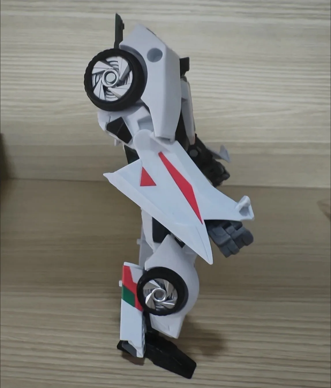 APC Transformation Toys IDW Wheeljack Wandering Warrior with Accessory Kit Action Figure Deformable Car Robot Model Boy Gift view 3