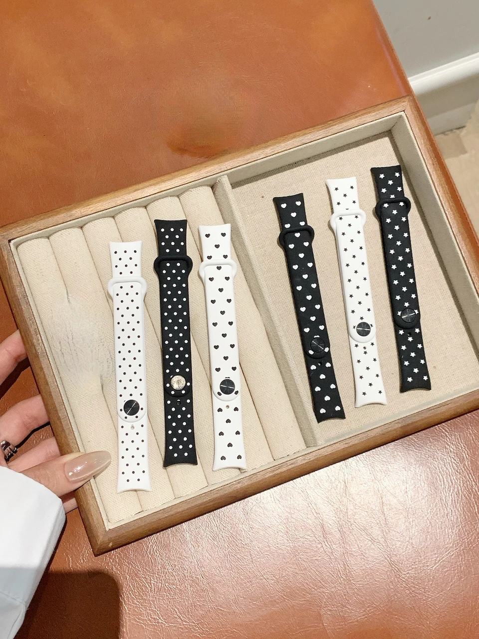 Cute Tiny Dot Heart Star Silicone Wristband For Xiaomi Band 8 9 10 Simple Black White 6 Colors Daily Replacement Watch Accessory