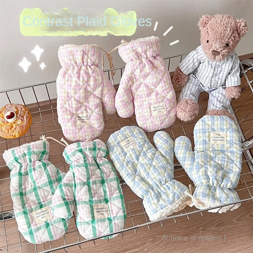 부드러운 격자 무늬 패턴 교수형 목 장갑 두꺼운 따뜻한 플러시 장갑을 유지 방풍 핸드 가드 핑거리스 딱지 소녀