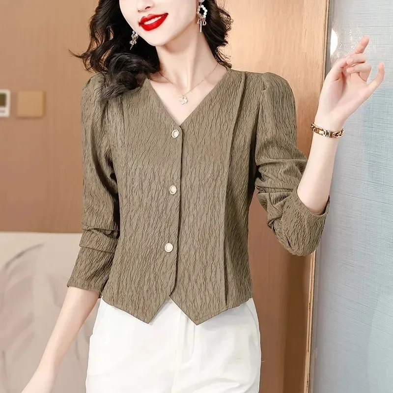 Camicia francese con scollo a V Nuovo cappotto da donna Primavera Autunno 2026 Design Sense Giacche Stile occidentale Moda Chic Top femminili Camicetta allentata