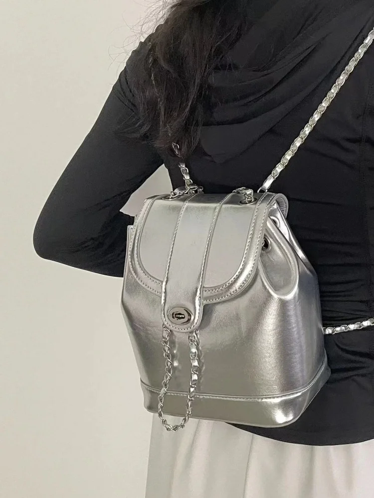 Bolso de mano con cadena plateada para mujer, mochila informal versátil con cordón, mochila escolar Y2k