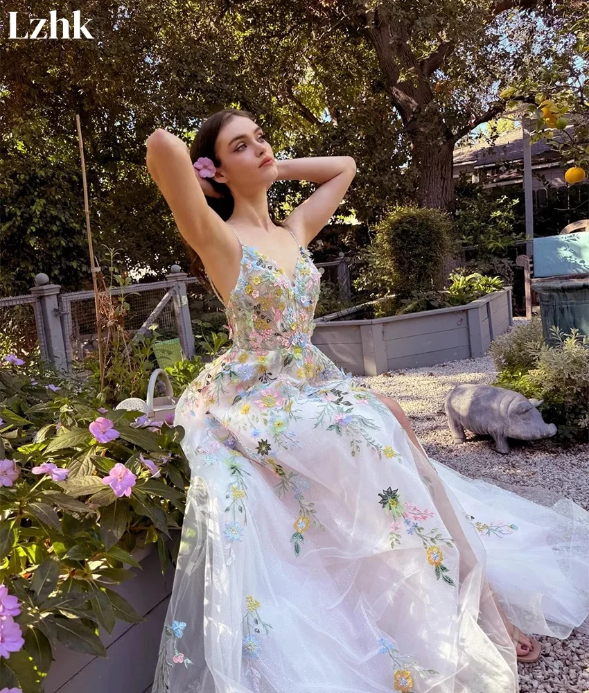 Maßgeschneiderte sexy Tüll A-Linie Spaghettiträger Applikationen Blumen Kristall Abendkleid Exquisite Schatz Promi-Kleider