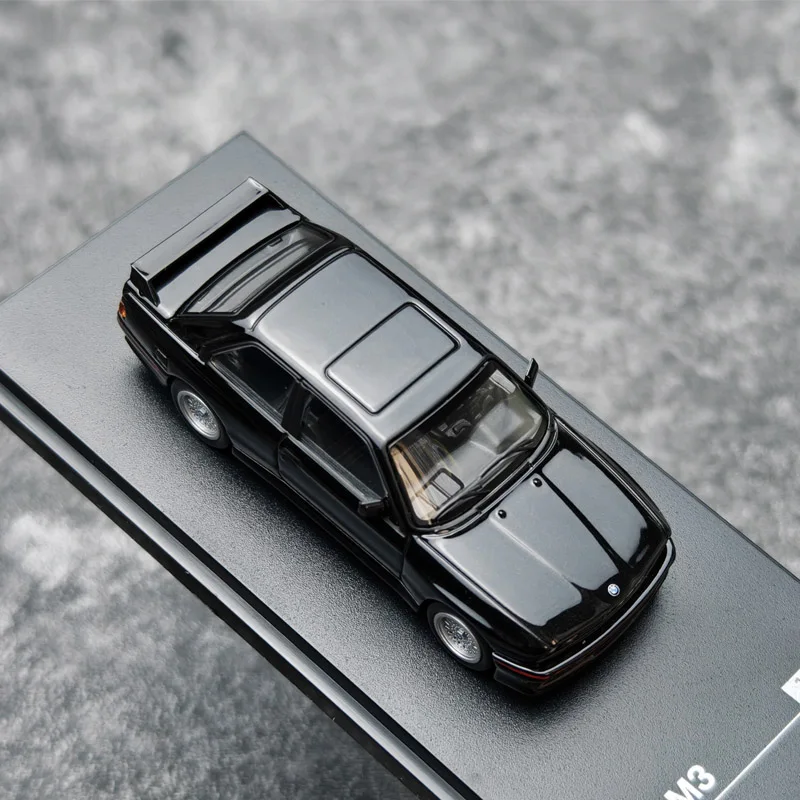 AR BOX 1/64 BMW M3 E30 die-cast alloy simulation car model, gift toy for friends, adult collectible display item.