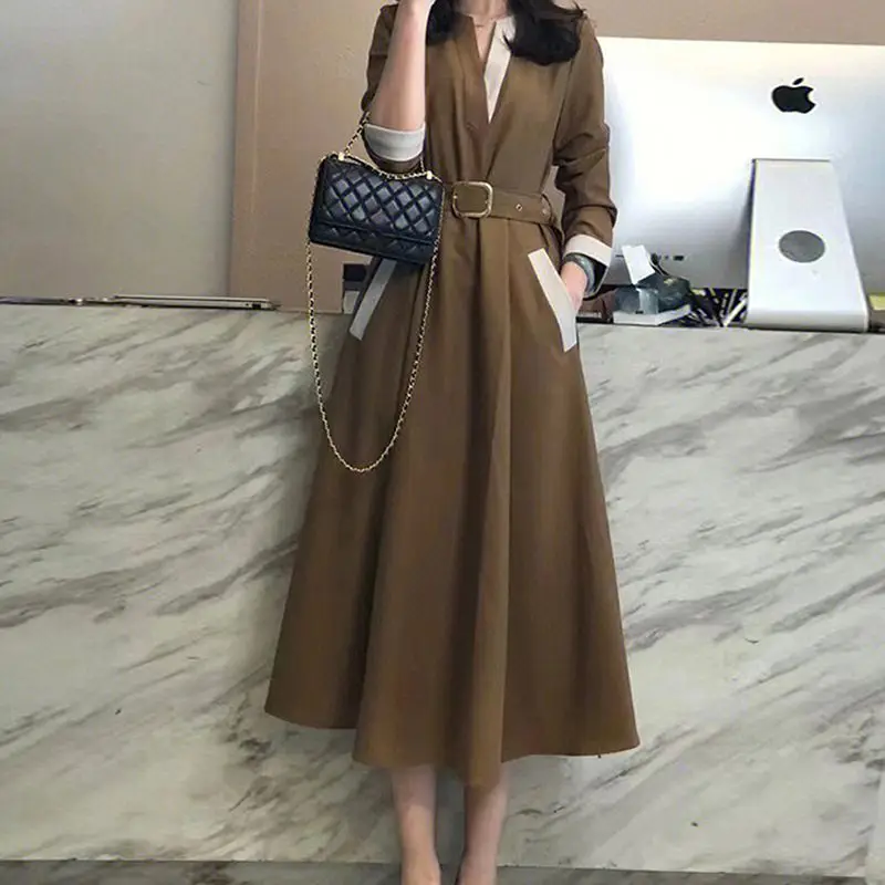 New 2024 High-end Fashion Lady High-end Suit Temperament Goddess Fan Xiaoxiang Style Coffee Color Simple Long Sleeved Dress