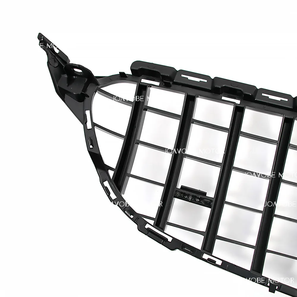 شبكة أمامية فضية على طراز GTR مع شعار مرآة LED فضي لسيارة Mercedes Benz C-Class W205 S205 C205 A205 2015-2018 W/360