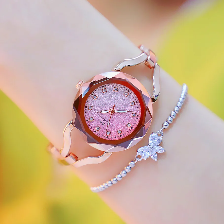 

UTHAI Women Watch Chain Water Diamond Sparkling Pink Fantasy Starry Sky dial Waterproof Ladies Fashion Quartz Bracelet Watches