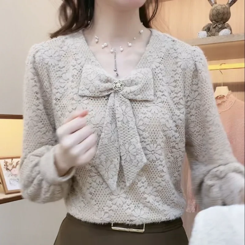 

Французская кружевная базовая рубашка с v-образным вырезом и длинными рукавами, женская осенне-зимняя новинка, бархатный утолщенный топ с бантом