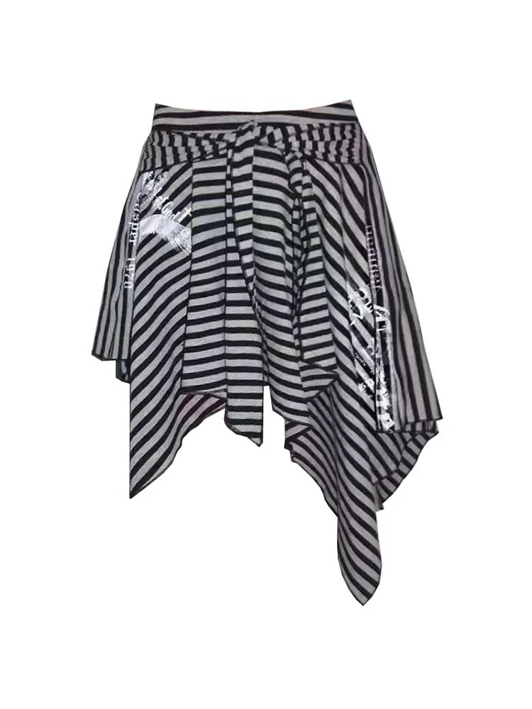 กระโปรงสตรีลายทางสไตล์เรโทร ทรงไม่สมมาตร สำหรับฤดูใบไม้ร่วงและฤดูหนาว สไตล์ Y2K ฮาราจูกุ แบบเลเยอร์ แฟชั่นสาวฮอต กระโปรงสั้นสไตล์พังก์