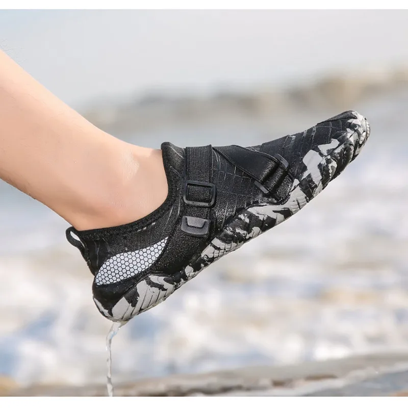 Atmungsaktive Aqua Schuhe Männer Schnell Trocken Männer Strand Schuhe Frauen Barfuß Upstream Schuhe Wandern Sport Schuh Fluss Meer Wasser Turnschuhe