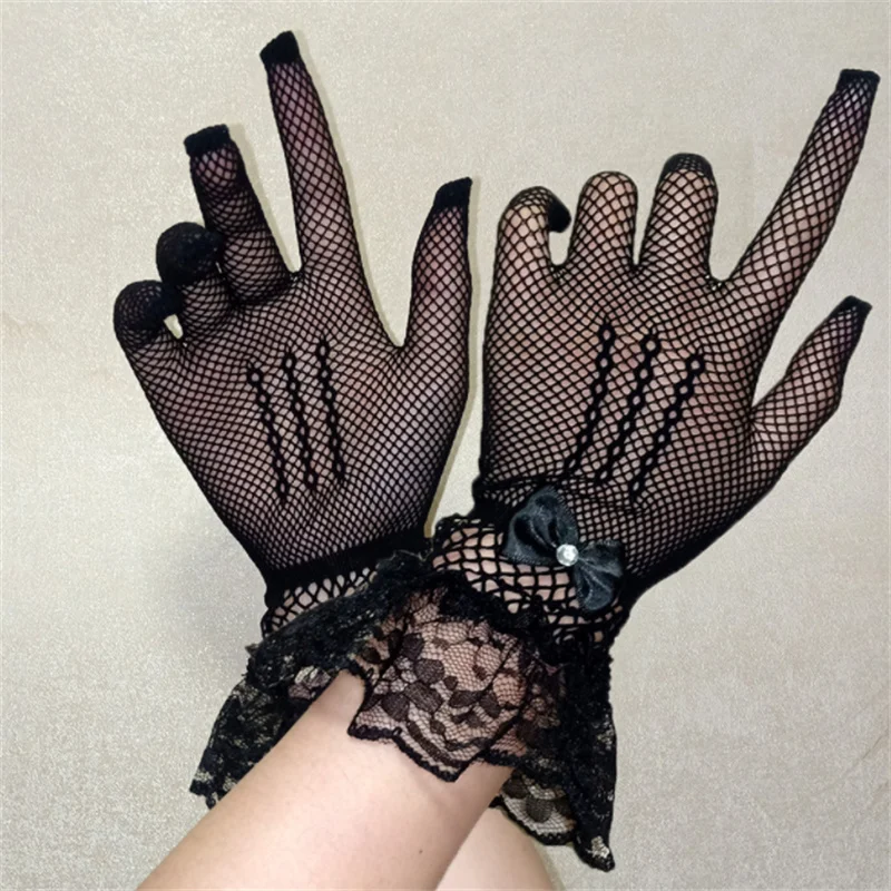 Women Black Short Gloves Lace Mesh Ultra Thin Vintage Elegant Women Opera Gloves Sexy Transparent Party Glove