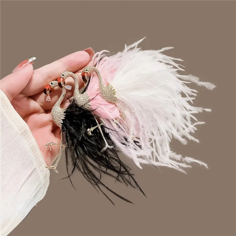 1pcs New Elegant Women Girls Fashion Feather Flamingo Badges Pin Exqusitie Personalized Animal Classic Brooch Corsage Jewelry